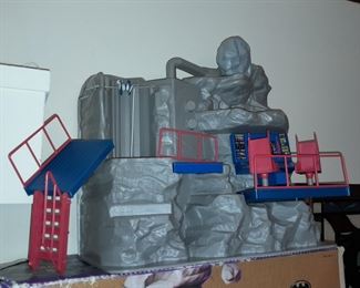 Vintage Batman Batcave W/ ORIGINAL BOX! (ToyBiz)