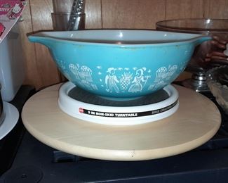 Pyrex Cinderella Bowl