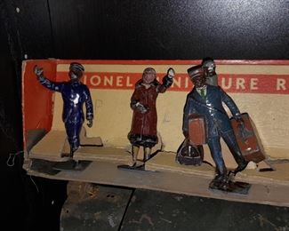 Antique Lionel Cast Iron Figurines W/ Original Box