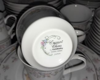 "Crescent China By Ranmaru" China Set