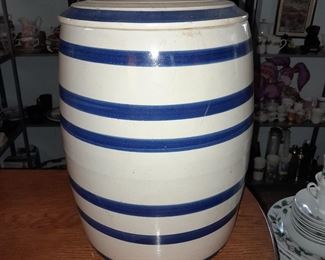 FABULOUS Antique Ransbottom Blue Crown Beverage Dispenser Crock Cooler W/ Lid (4 Gallon)