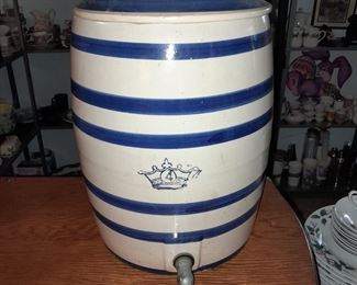FABULOUS Antique Ransbottom Blue Crown Beverage Dispenser Crock Cooler W/ Lid (4 Gallon)