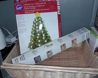 Wilton Baking Tray & Baskets