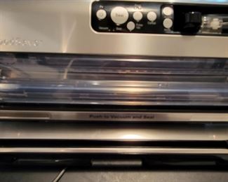 Food sealer with all the accessories