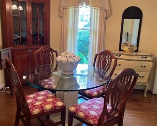 Round glass top table 