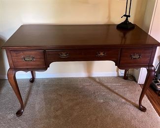 Nice Pennsylvania house Desk 
