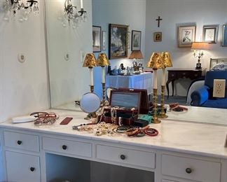 Queen Anne Style Bench at the Dressing Table. 