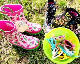 Fun rainboots 