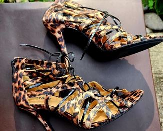 Leopardi inspired lace up sandals