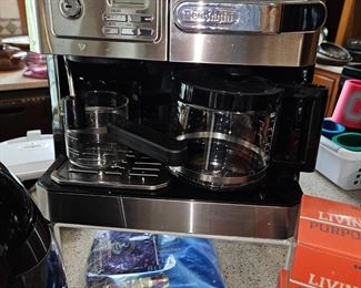 Delonghi Coffee Maker Machine/Expresso BC0330T!
