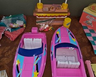 1987 Vintage Barbie Hot Dog Stand W/accessories & 
Barbie 1990 Wet /n Wild Boats!
