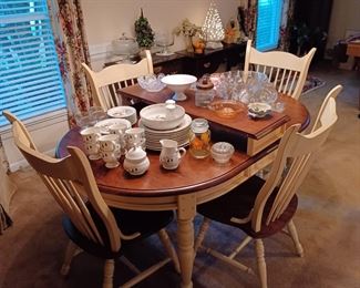 Dining Table & Chairs, Christmas China