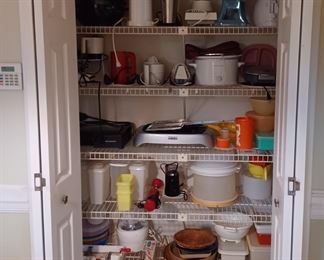 Kitchen Appliances & Tupperware 