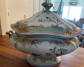 Italian tureen 