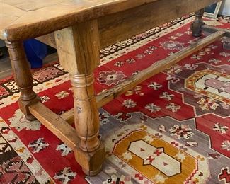 Lovely chestnut Louis XIII dining table - detail of leg