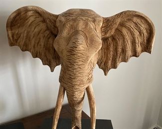 Elephant sculpture 