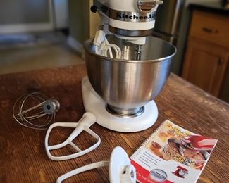 Kitchenaid Mixer and Stand