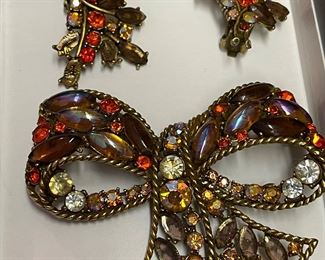 Costume jewelry set