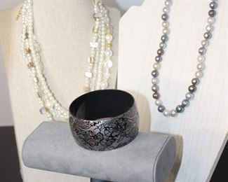 Pearl Like Beaded Necklaces With