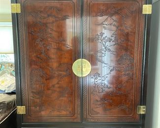 Drexel heritage children, china cabinet/bar