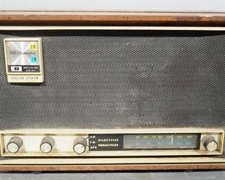 Sears Silvertone AM/FM Solid State Radio