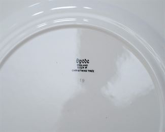 Each item is individually numbered.  12 Piece Place setting Spode plus many additional pieces, platters, bowls, sugar/cream, wine glasses and water goblets  FESTIVE DINNERWARE SET: Add to your holiday joy with this 16-piece dinnerware set. Included in the set are four 10” dinner plates, four 7.25” salad plates, four 9 Oz mugs, and four 16 Oz ascot cereal bowls. Perfect to mix and match with any other Christmas houseware sets!
HOLIDAY-THEMED: Loved for its nostalgia and warm recollections of Christmases past, Spode’s Christmas Tree is one of the world's best known holiday designs since its introduction in 1938.
DURABLE & PRACTICAL: Made from fine porcelain, these items are built to last. Unlike plastic, our holiday dinnerware sets do not discolor or absorb smell. Designed for the everyday, all pieces are dishwasher, microwave, oven, and freezer safe.
IDEAL FOR THE HOLIDAY: With its fun and decorative design, this porcelain dinnerware set makes dining more enjoyable. Enjoy your Christmas