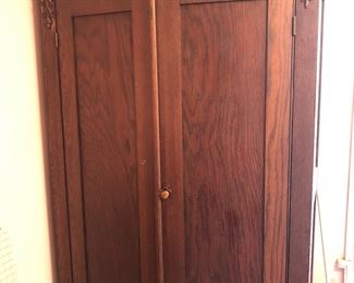 Beautiful Victorian cabinet