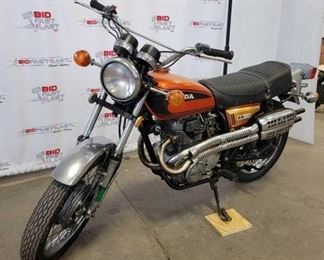 #460 • 1975 Honda CL360 Twin Side Pipes Motorcycle