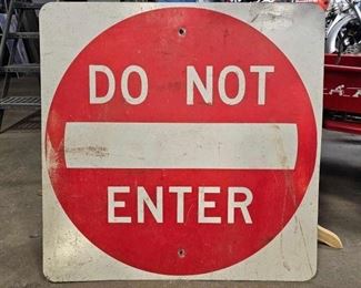 #876 • Reflective DO NOT ENTER Sign