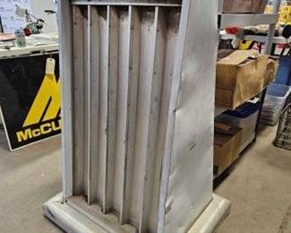 #900 • Original 1 Quart Oil Can Display