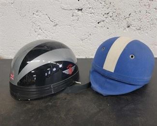 #1040 • Davida Moto Medium Helmet and Gant Gamet Genoski Helmet