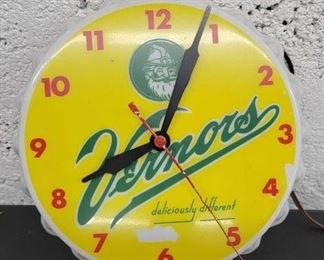 #1112 • Vintage Original Vernors Bottle Cap Light Up Clock
