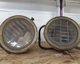 #2040 • Pair of Lights