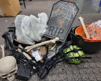 #2326 • Halloween Decor