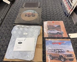 #2586 • Toyota Land Cruiser poster. Diamond Plates and two Floor Mats