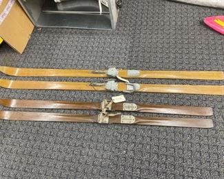 #3008 • 2 Pairs of Vintage Snow Ski’s in excellent condition great wall hangers