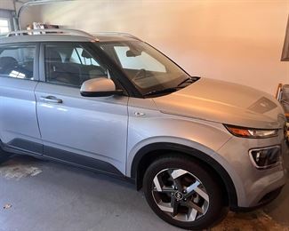 More pictures at the bottom of ad