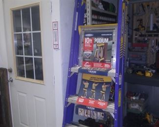 NEW 10' PODIUM LADDER