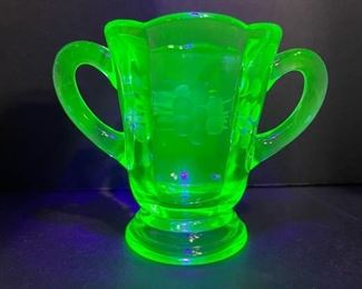 Anchor Hocking floral etched UV reactive uranium glass sugar dish 3.5 in tall