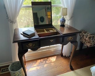 Vanity/Desk Open
