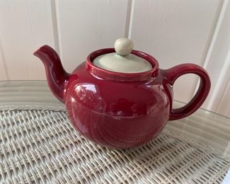 Red/White Tea Pot