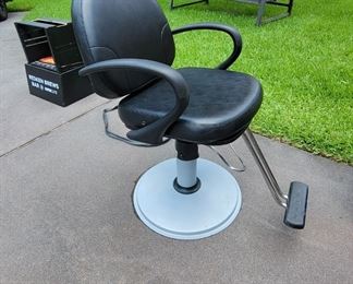 adjustable hair stylist salon chairs