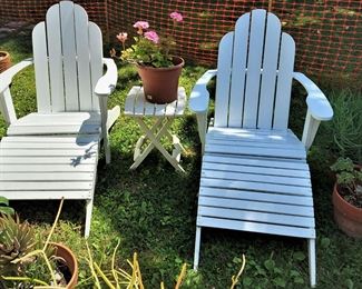 .Vintage Adirondack 5Piece Set  includes 2 Chairs, 2 Ottomans  1 Side Table