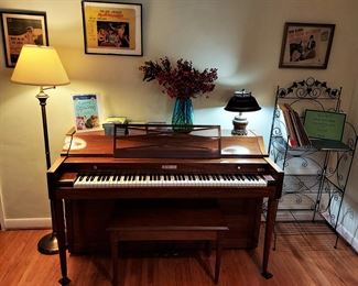 BALDWIN Acrosonic Spinet Piano with Seat