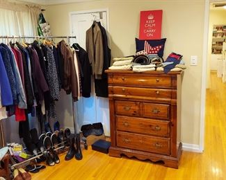 Clothing , Shoes and Purses