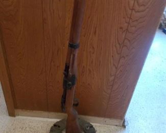 Lamp project using disabled Japanese paratrooper "bring back" rifle