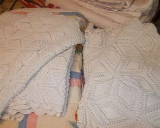 Crochet bed covers with pillow pieces