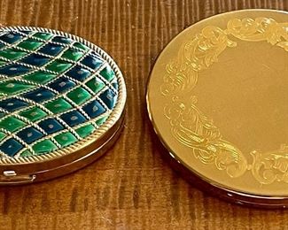 (2) Vintage Powder Compacts - Gold Tone Elgin American USA, Green Enamel Avon Compact 