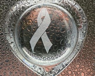 #124 Hoya Crystal Tokyo Cancer Ribbon etched Heart Paperweight                          $25