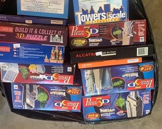 Items with multiple pictures have a price and description on the first picture 